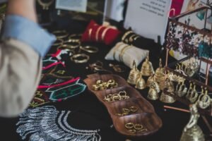 Conjunto de joias de ouro para testar autenticidade