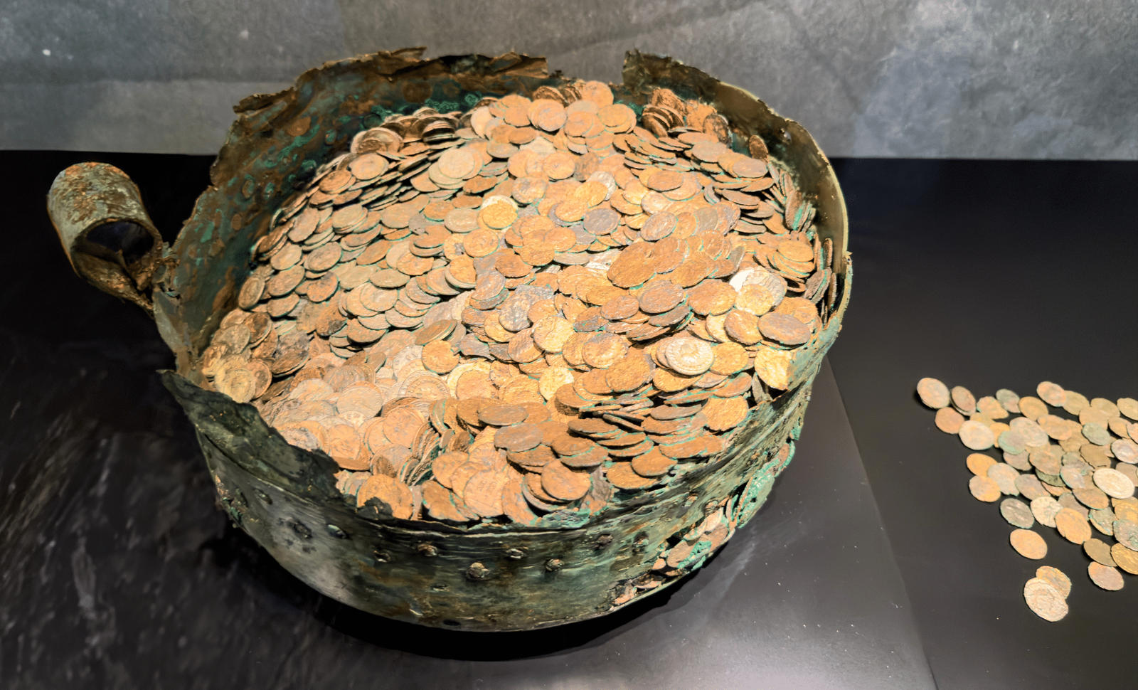 Imagem ilustrativa de moedas de ouro romanas
