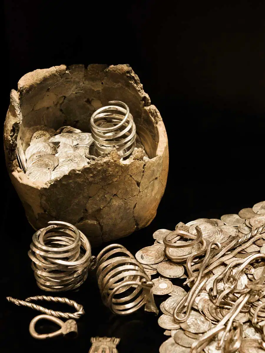 Tesouro de prata viking encontrado em Gotland, Suécia